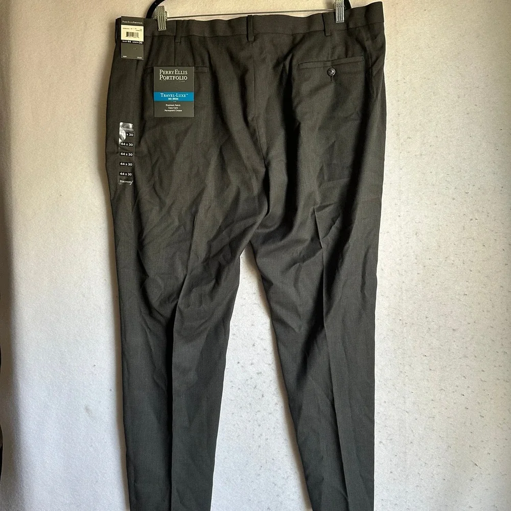 Perry Ellis Portfolio Travel-Luxe No Iron Dress Pants Charcoal 44x30 5FSB0107SA